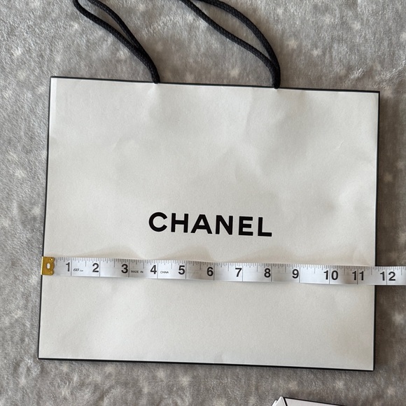 Chanel White Bag & 3 Pillow Pack boxes - Picture 7 of 8